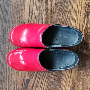 Sanita Red cloggs Healthcare Nurse shoe